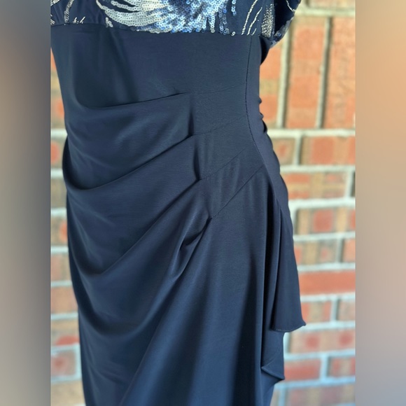 Scarlett Sleeveless Sequin Sheath Dress, size 6, color navy blue - Picture 4 of 11